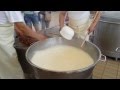 Процесс приготовления сыра моцарелла