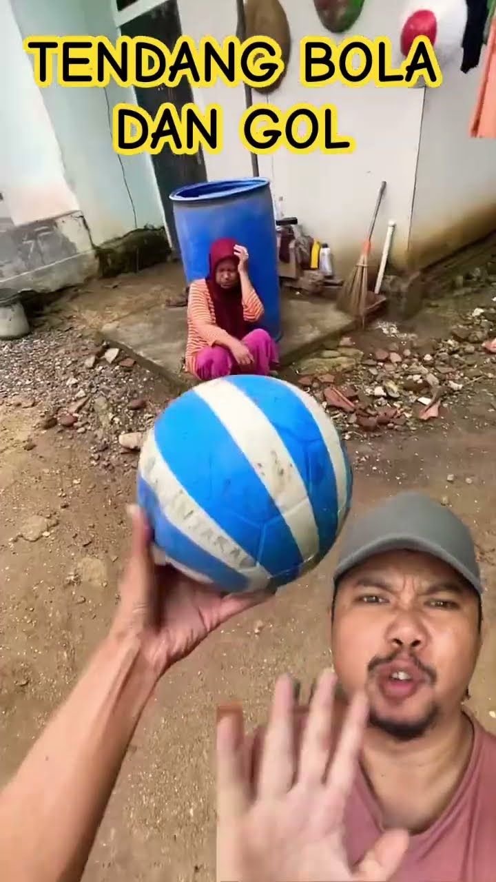 TENDANG BOLA DAN MASUK!!!??#shortsfeed #shorts #funny