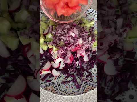 سلطة الخضر المقادير ملفوف بصل خيار طماطم فجل قزبر خل زيت زيتون ملح كمون Recette Recipe
