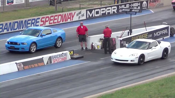2013 Ford Mustang GT vs C6 Corvette