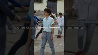 ITALIA CHE CI HAI COMBINATO
🎥 È stata la mano di Dio
Guarda su Netflix: https://www.netflix.com/title/81156325
Iscriviti: https://bit.ly/3989v8H
Informazioni su Netflix:
Netflix è uno dei più grandi servizi di intrattenimento del mondo. Offre un ampio e variegato catalogo di serie TV, film, giochi e programmi in diretta in numerose lingue. Gli abbonati possono mettere in pausa e riprendere la visione a piacimento, in qualsiasi momento, ovunque, e cambiare piano di abbonamento quando desiderano.
Seguici sempre su:
Netflix: https://www.netflix.com/
Netflix Italia su Instagram: https://www.instagram.com/netflixit/
Netflix Italia su Facebook: https://www.facebook.com/netflixitalia/
Netflix Italia su Twitter: https://twitter.com/NetflixIT
Netflix Italia su TikTok: https://www.tiktok.com/@netflixit
ITALIA CHE CI HAI COMBINATO
https://www.youtube.com/@netflixitalia
Napoli, anni 80. Nella vita di Fabietto sintrecciano gioie inattese come l’arrivo di Diego Maradona e una tragedia improvvisa che gli indica la strada per il futuro. ITALIA CHE CI HAI COMBINATO