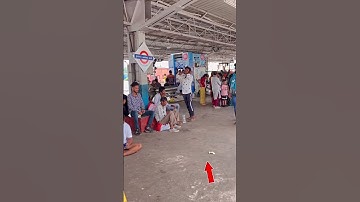 money Prank  💰  | 👌🤣👌 money prank railway station| 🤣👌👍👇👇#youtubeshorts #shorts #shortsfeed #funny ll