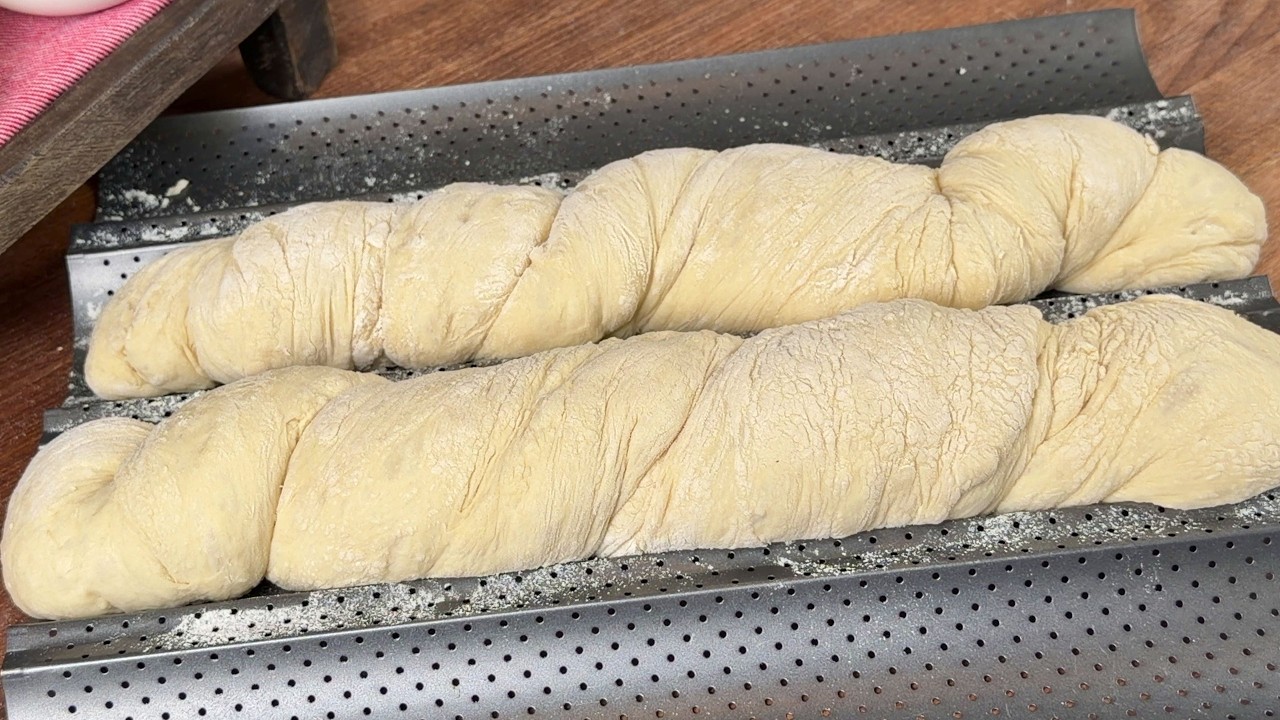 Rustic No-Knead Baguette Recipe – So Easy Anyone Can Make It!