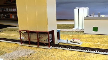 N scale grain elevator