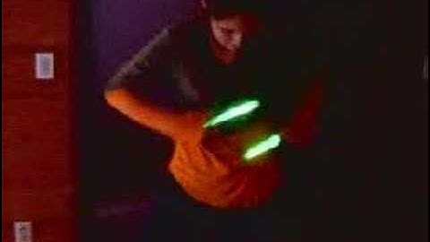 Glowsticking.com Stringing: Kristen 3.15.03