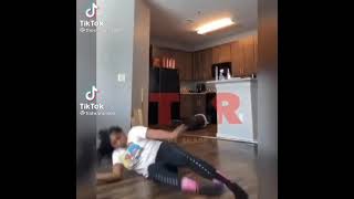 Stan twitter : girl pole dancing