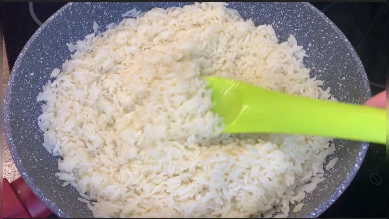 Рецепт риса на сливочном масле. Рис на сковороде рассыпчатый. Рис на сковороде рассыпчатый на сливочном масле. Как приготовить рассыпчатый рис на сковороде. Рис с овощами на сковороде рассыпчатый как приготовить.
