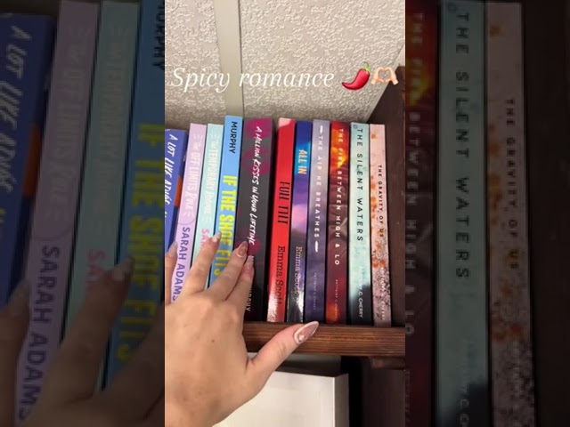 Romance Book Recommendations 📚🔖#bookrecommendations #booksuggestions #bookstoread #booktok auf YouTube ansehen Romance Book Recommendations 📚🔖#bookrecommendations #booksuggestions #bookstoread #booktok auf YouTube ansehen