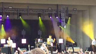 Cut Copy - Far Away - Lolla 2010