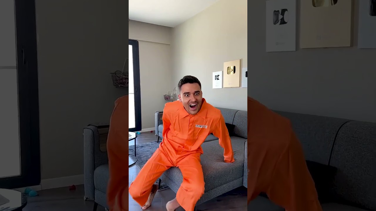 ともニャンФωФ FUNNY CATS 😂 #shorts - YouTube