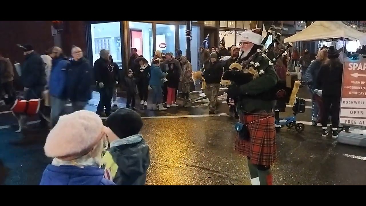 Bagpipe Player "Jingle Bells" A Great Scottish Highlander at Sparkle ✨ Corning NY 2024 (10 of 13)