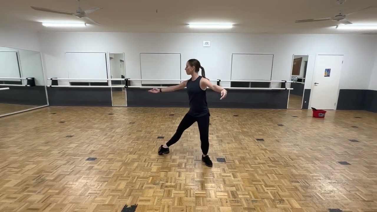 RAD Intermediate Foundation Ballet Pirouette en dedans