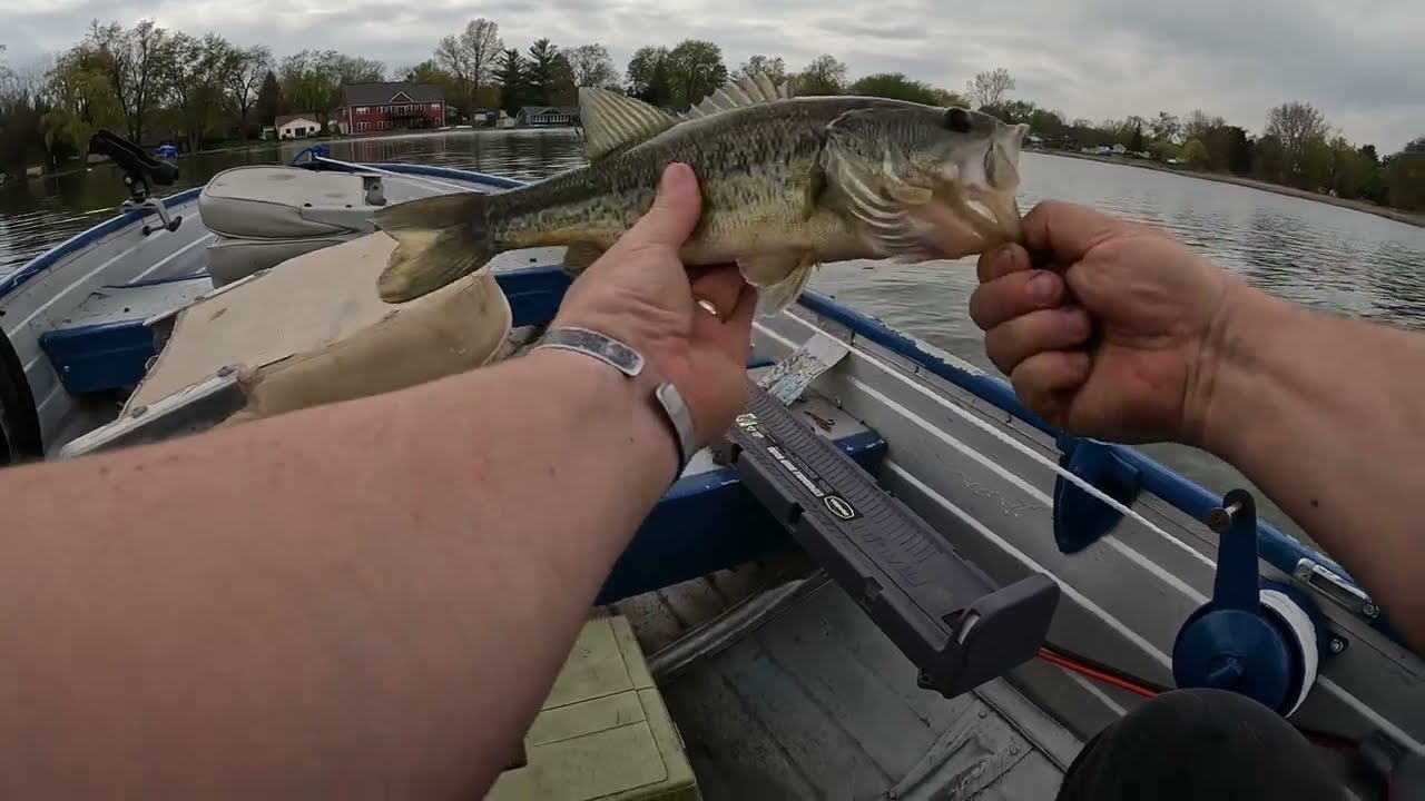 Pre-Spawn bass fishing using Hot Lips Lures