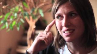 Miniatura de vídeo de "Aldous Harding - What If Birds Don't Sing They' Re Screaming"