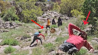 "Unfortunate incident 😱😱: mountain collapse incident, bitterness for a nomadic man 😱😔"