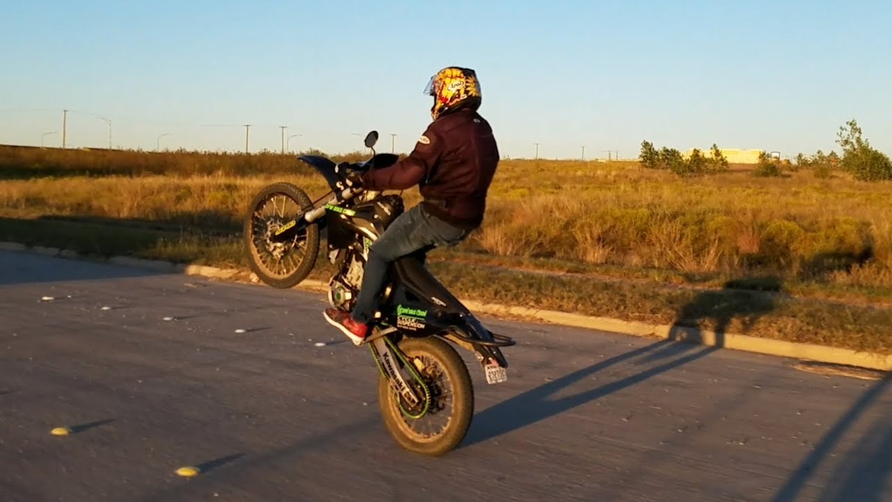 First day knee knocker, standup wheelie kx450f kawasaki YouTube