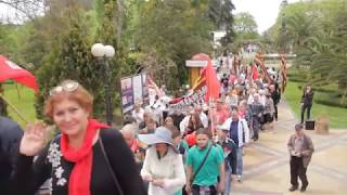 01.05.19 Первомай в Сочи - как дольщики прорвались на демонстрацию труда 01.05.19 Первомай в Сочи - как дольщики прорвались на демонстрацию труда
