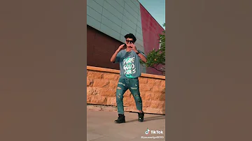 يوسف فوجا دا كان غرور العظمه راكب مخها Shorts 
