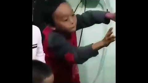 VIRAL GOYANGAN ANAK KECIL "ENTAH APA YANG MERASUKIMU"
