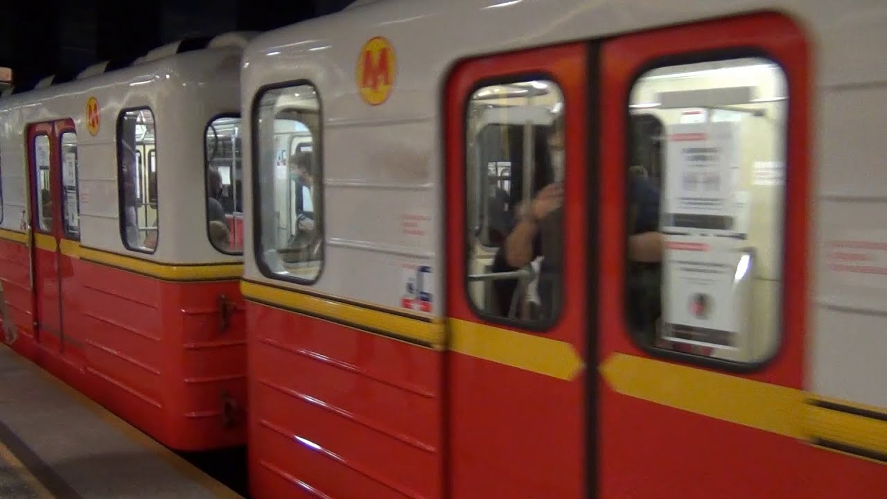 Metro Warszawskie stacja Centrum Wagonmasz, Alstom | Underground Warsaw, Centrum Station Trains