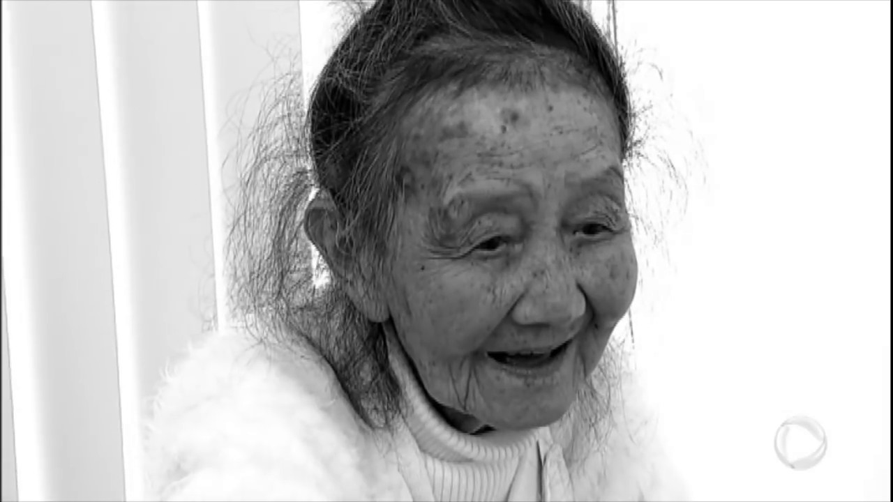 Conheça a vovó Maria, a cabeleireira mais velha do Brasil que continua trabalhando aos 87 anos