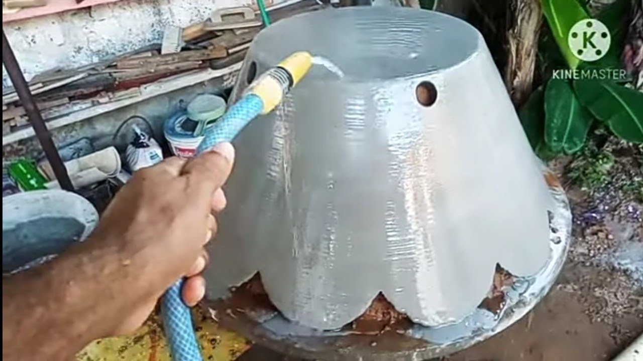 Ensinando!! como fazer uma bacia de cimento, usando uma parte de um tonel.