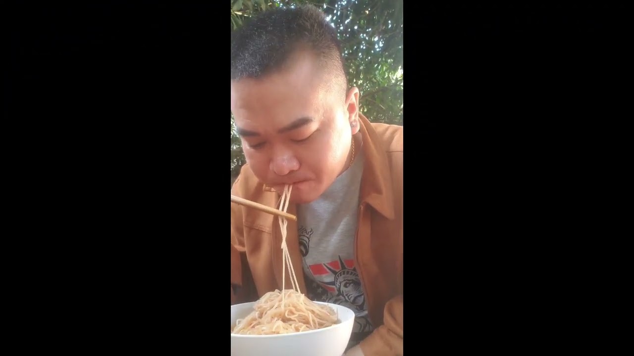 Mấy Chú Cháu Mà Đi Ăn Sáng Là Chỉ Có Món Ruột Thôi, Hủ Tíu Khô Chay Ngon Hết Sẩy. #food #yummy 