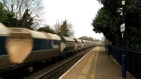 Class 59 in Aggregate Industries livery passing Kintbury on stone