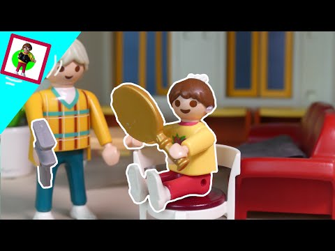 Playmobil Film "Greta bekommt ihre ersten Ohrlöcher gestochen" Familie Jansen / Kinderfilm /