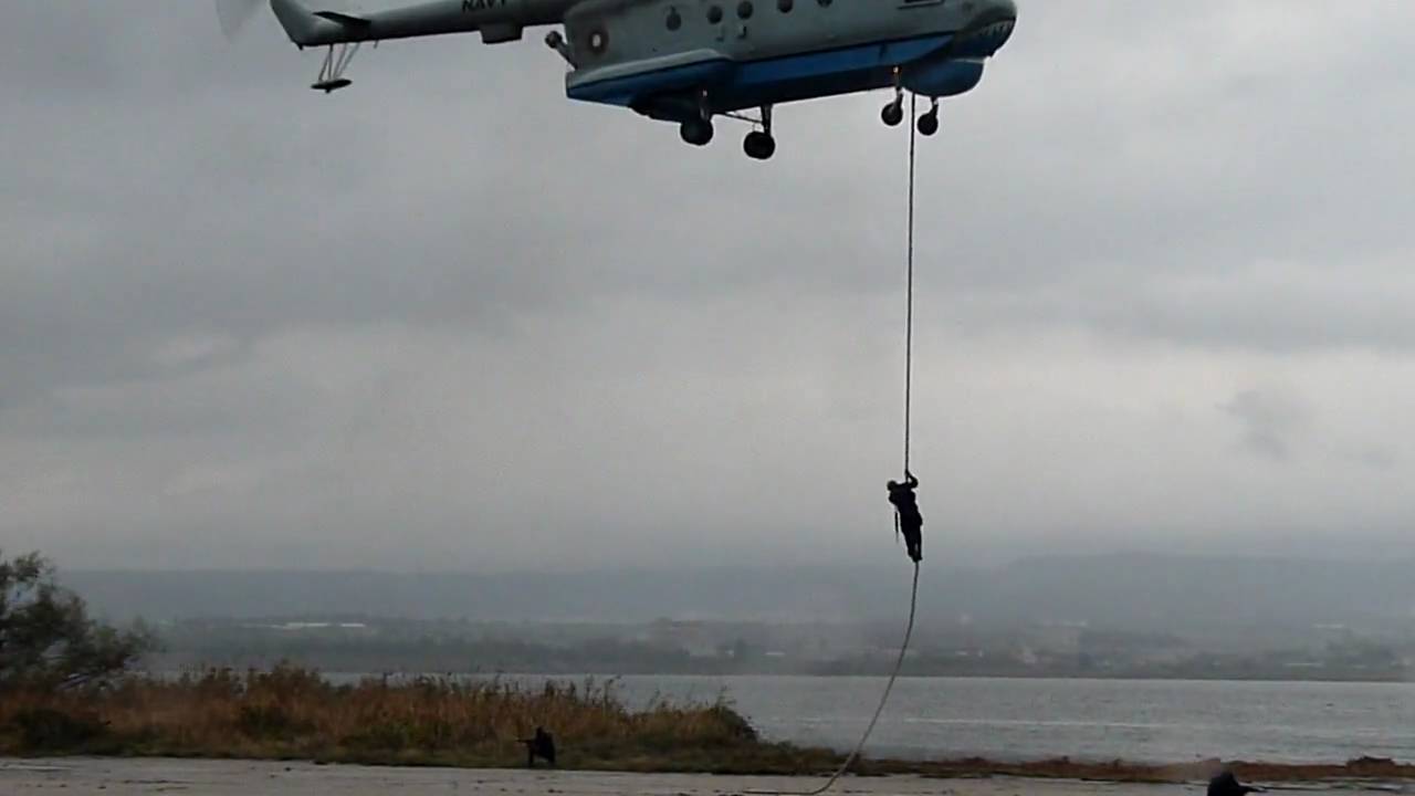 Naval Special Forces fast rope from Mi-14 - YouTube
