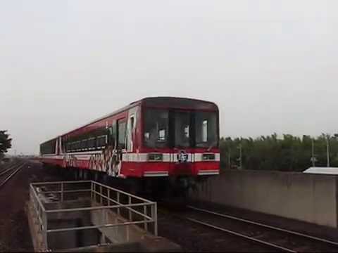 鹿島臨海鉄道　ガールズ＆パンツァーラッピング　１号車＋２号車併結運転