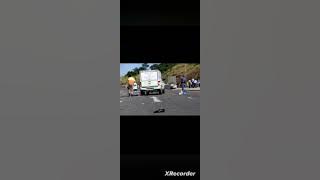 Kushone abantu abangu12 kuhlanganisa nezingane bashone besendleleni egodukayo bephuma enkonzweni