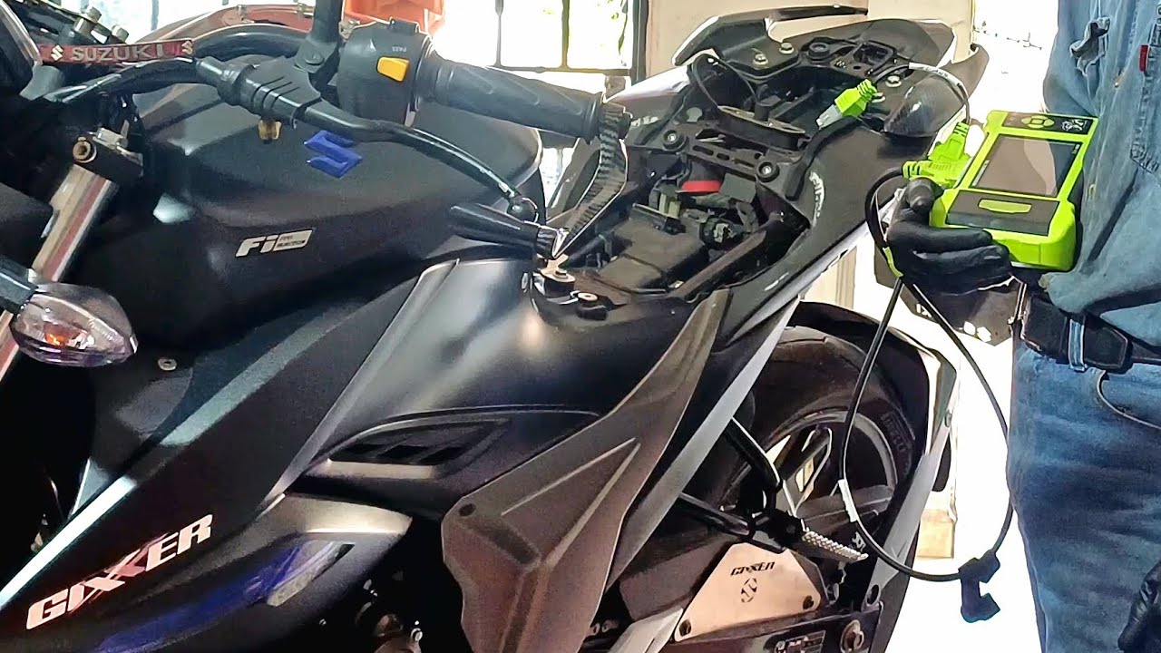 Escanear Gixxer 250 por Suzuki y por OBD2 con JDiag M300