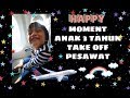 Anak kecil 3 tahun happy banget naik pesawat terbang  take off