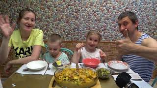 картинка: СЕМЕЙНЫЙ МУКБАНГ РИС С КУРИЦЕЙ | FAMILY MUKBANG RICE WITH CHICKEN #chicken #mukbang