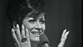 Yaffa Yarkoni יפה ירקוני - Romania (live in France, 1967) chords