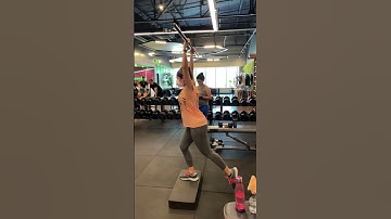 HIP LOCK COM AFUNDO NO STEP EM OVERHEAD COM BASTÃO!