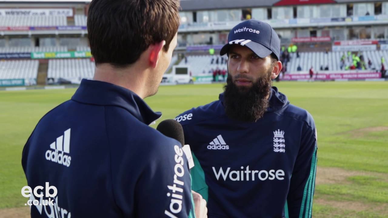 Moeen Ali chats from the middle after 155 not out twenty20 world cup 2019