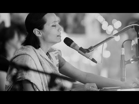 Nilambari d.d. - Kirtan "For Love & Peace"