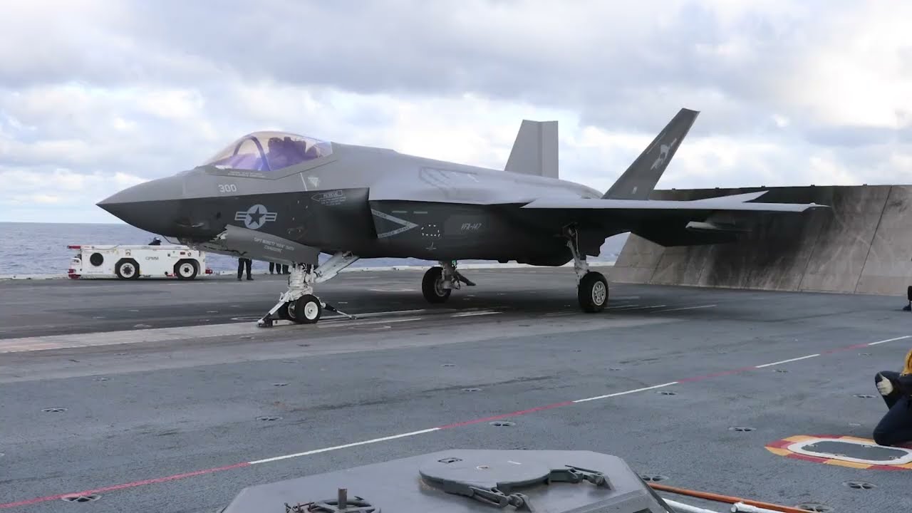 FLIGHT OPS on the USS George Washington in the Atlantic Ocean