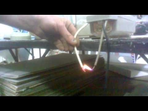 Видео: Как тествате неонов трансформатор?