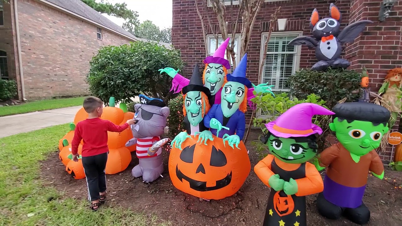 toysrus Halloween inflatables 2019