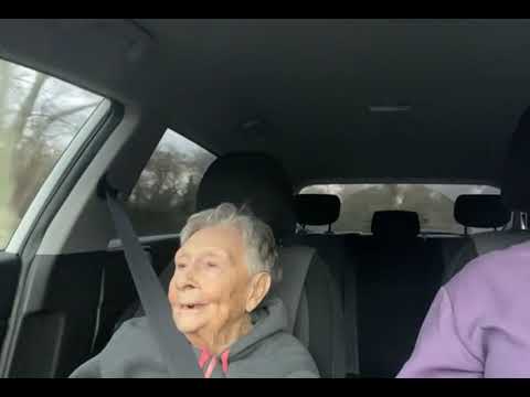 Ля ля ля бабушка