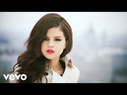 Selena Gomez & The Scene – Round & Round