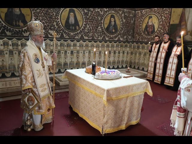 Parastas la Catedrala Arhiepiscopală din Galaţi pentru trei ierarhi ai Bisericii Ortodoxe Române