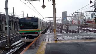 【残雪あり】E231系U516編成　赤羽駅4番線発車