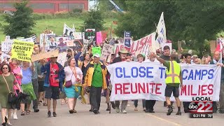 Hundreds rally outside ICE facility in Vermont