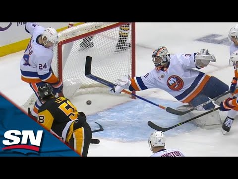 Islanders' Ilya Sorokin Commits Larceny With UNBELIEVABLE Paddle Save On Kris Letang