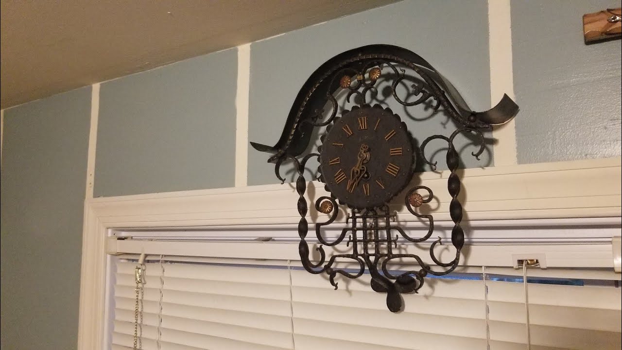 Heibi Clock Mid century heibi keywound pendulum clock - YouTube