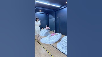 Thử thách tạo dáng với ghế cùng tùng váy #bybacademy